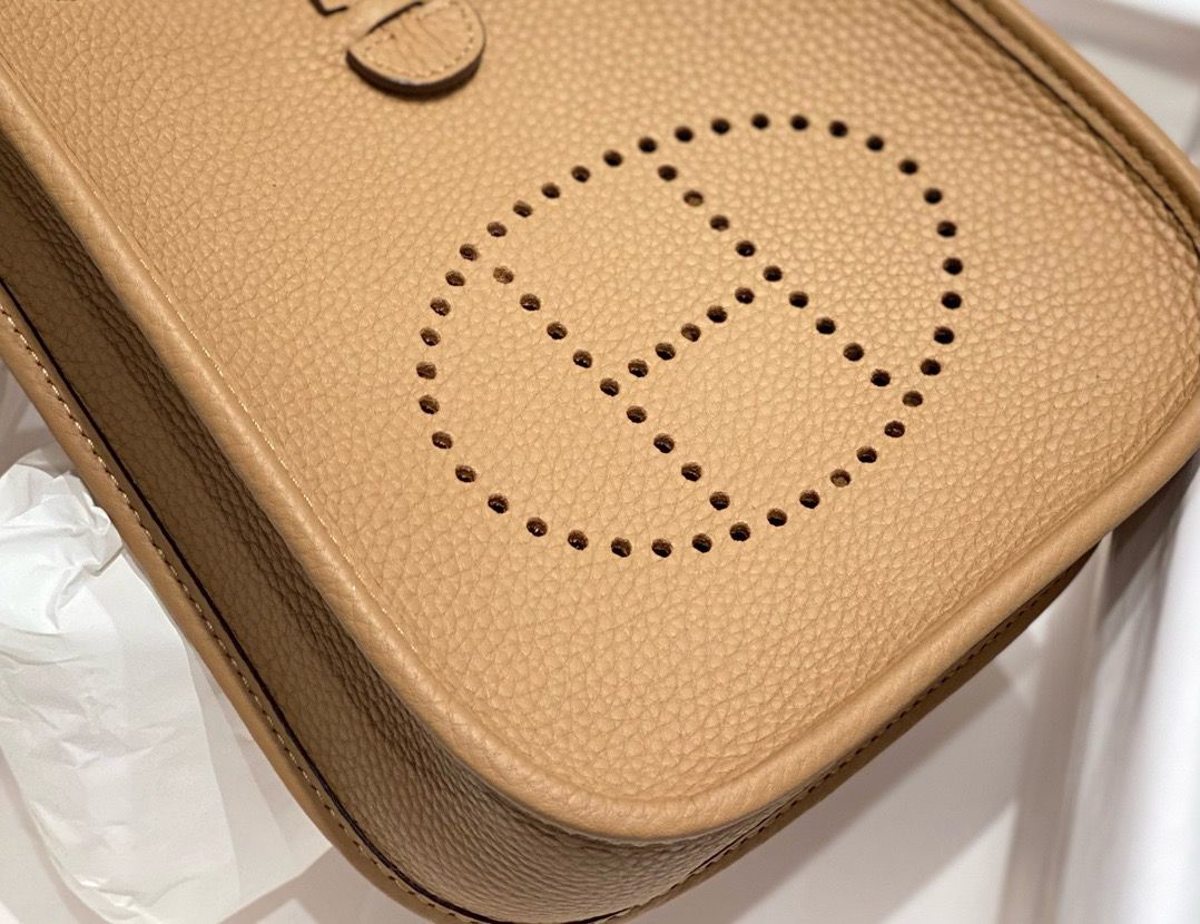 Hermes Evelyne III TPM Bag In Chai Clemence Leather - Image 8