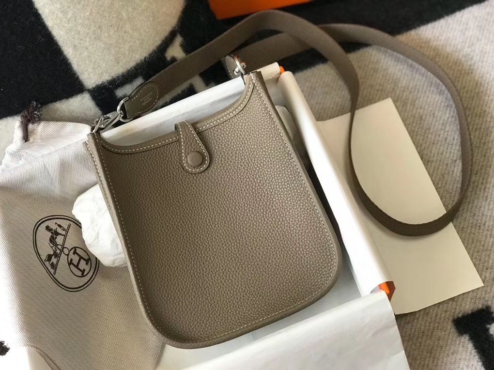 Hermes Evelyne III TPM Bag In Taupe Clemence Leather - Image 3