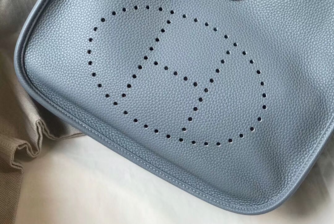 Hermes Evelyne III 29 PM Bag In Blue Lin Clemence Leather - Image 4
