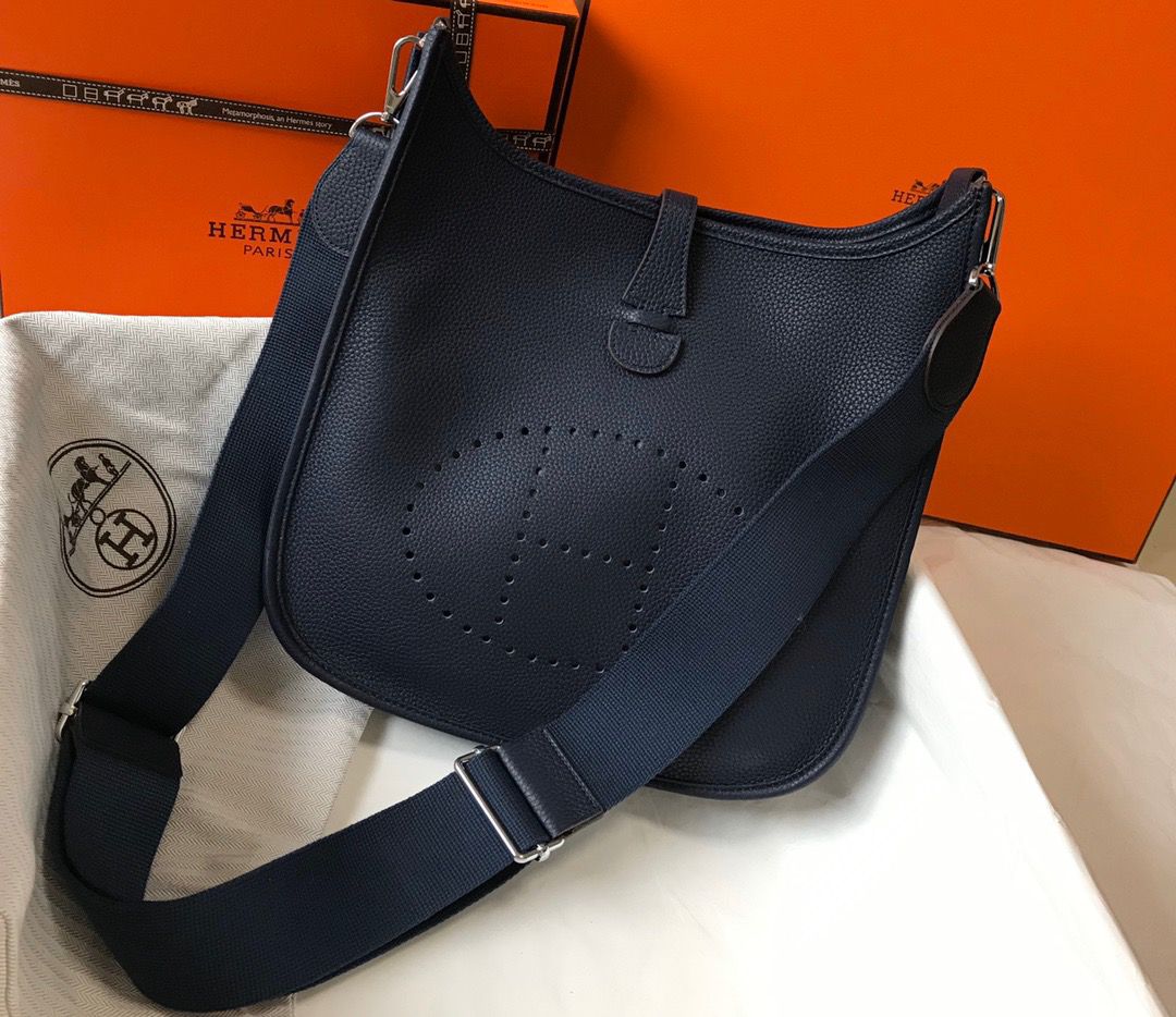 Hermes Evelyne III 29 PM Bag In Dark Blue Clemence Leather - Image 3