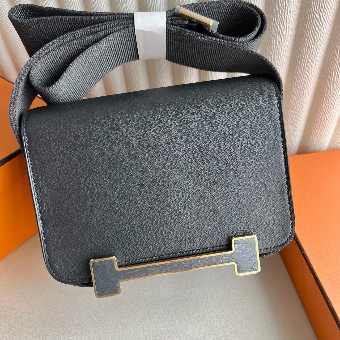 Hermes Geta Handmade Bag in Graphite Chevre Mysore Leather - Image 5