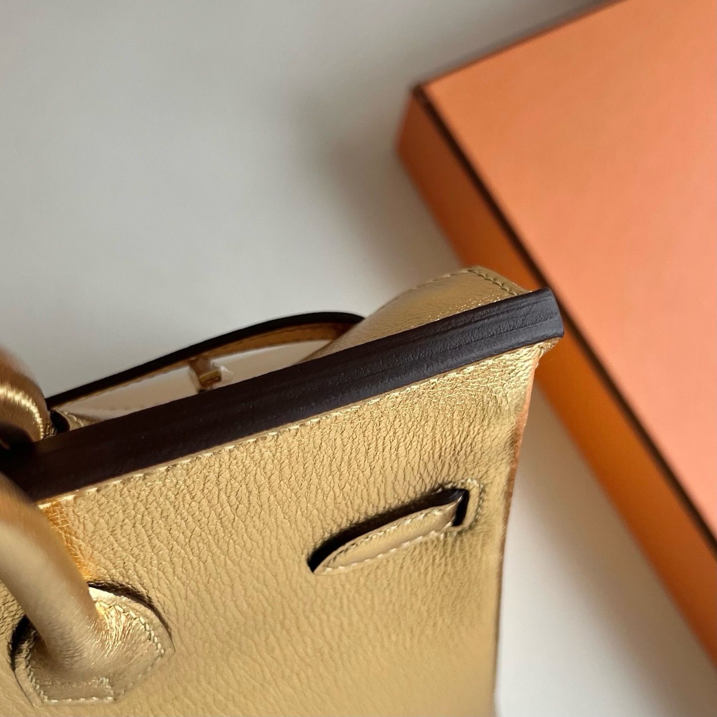 Hermes Birkin 25 Retourne Handmade Bag in Dore Chevre Mysore Goatskin - Image 4