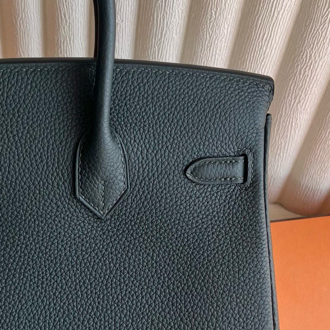 Hermes Birkin 25 Retourne Handmade Bag in Vert Cypres Clemence Leather - Image 7