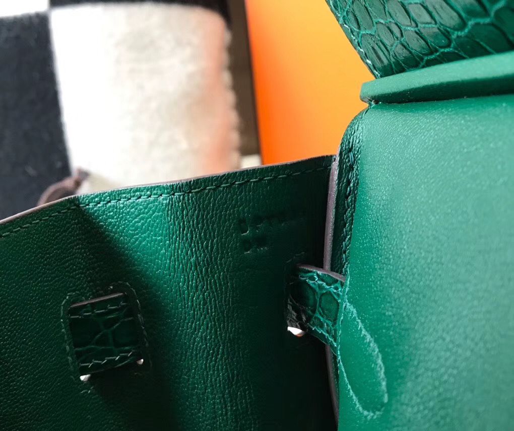 Hermes Birkin 30cm Bag In Green Embossed Crocodile Leather - Image 8