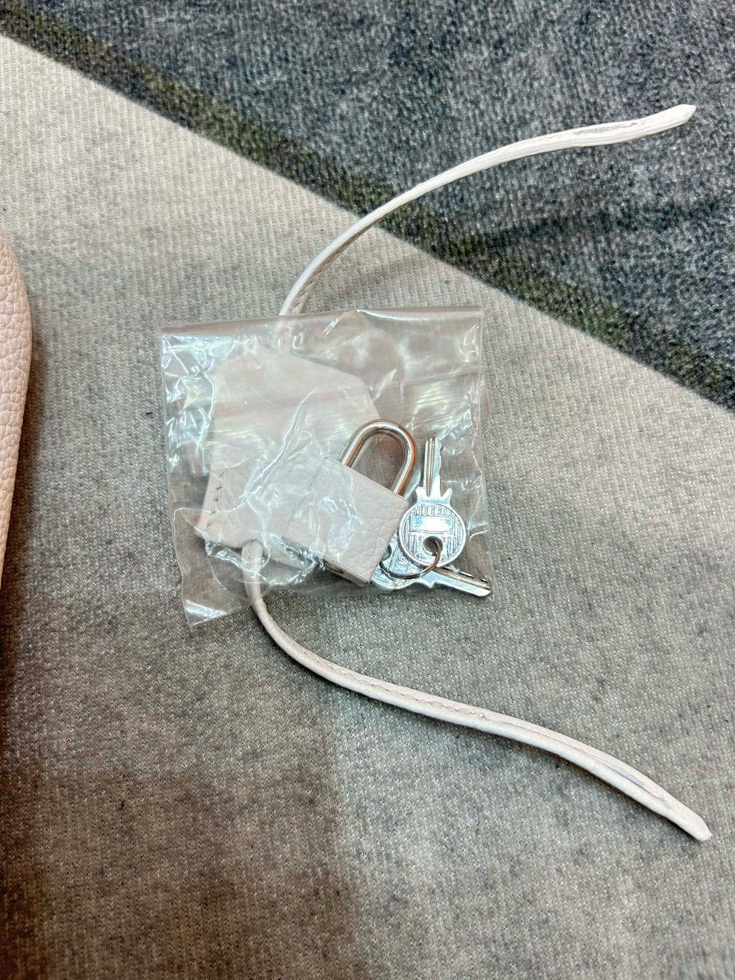 Hermes Birkin 35 Retourne Handmade Bag In White Clemence Leather - Image 7