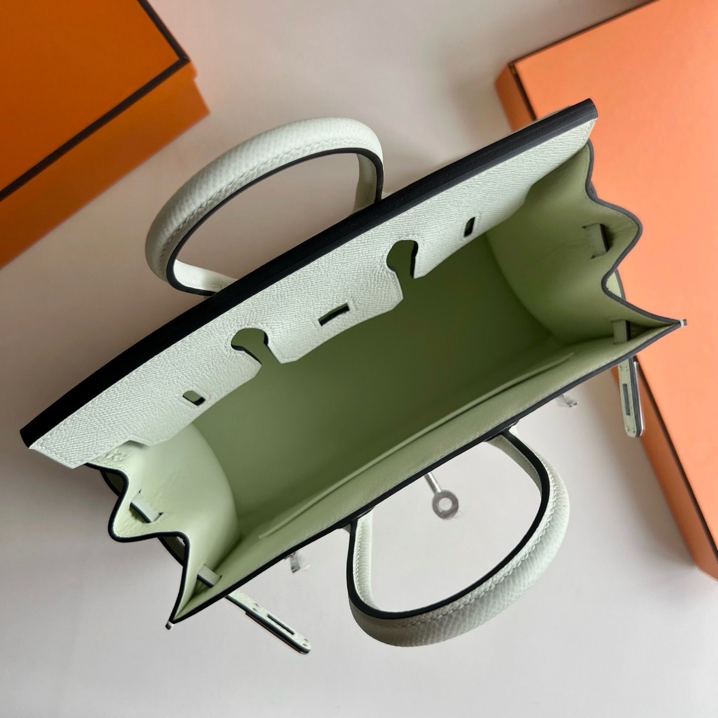 Hermes Birkin 25 Sellier Handmade Bag in Vert Fizz Epsom Calfskin - Image 5