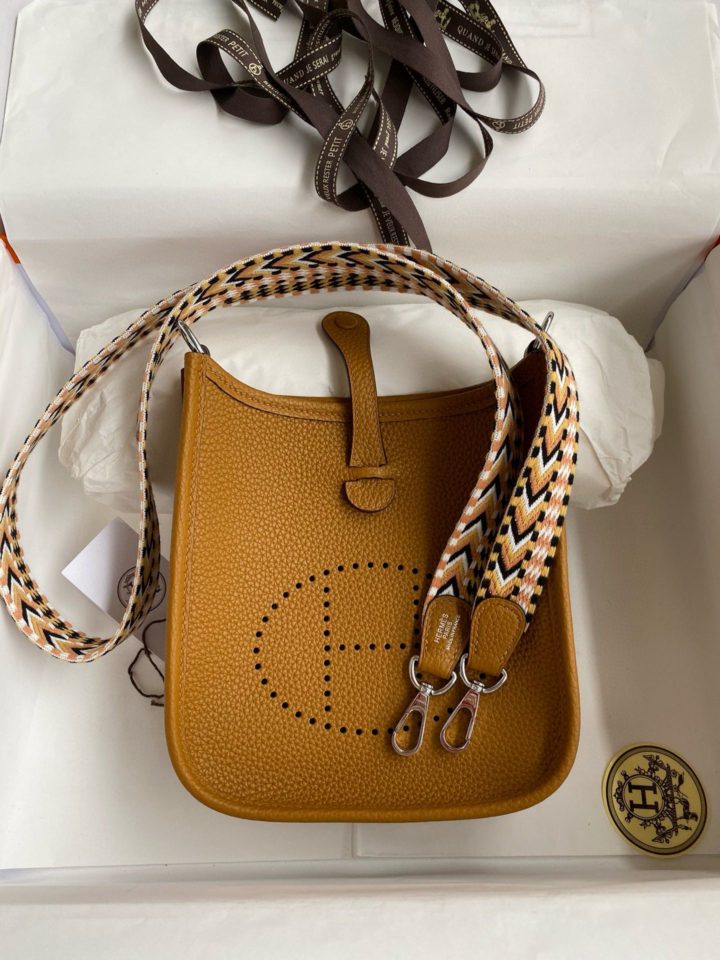 Hermes Evelyne Mini Handmade Bag in Sesame Clemence Leather - Image 9