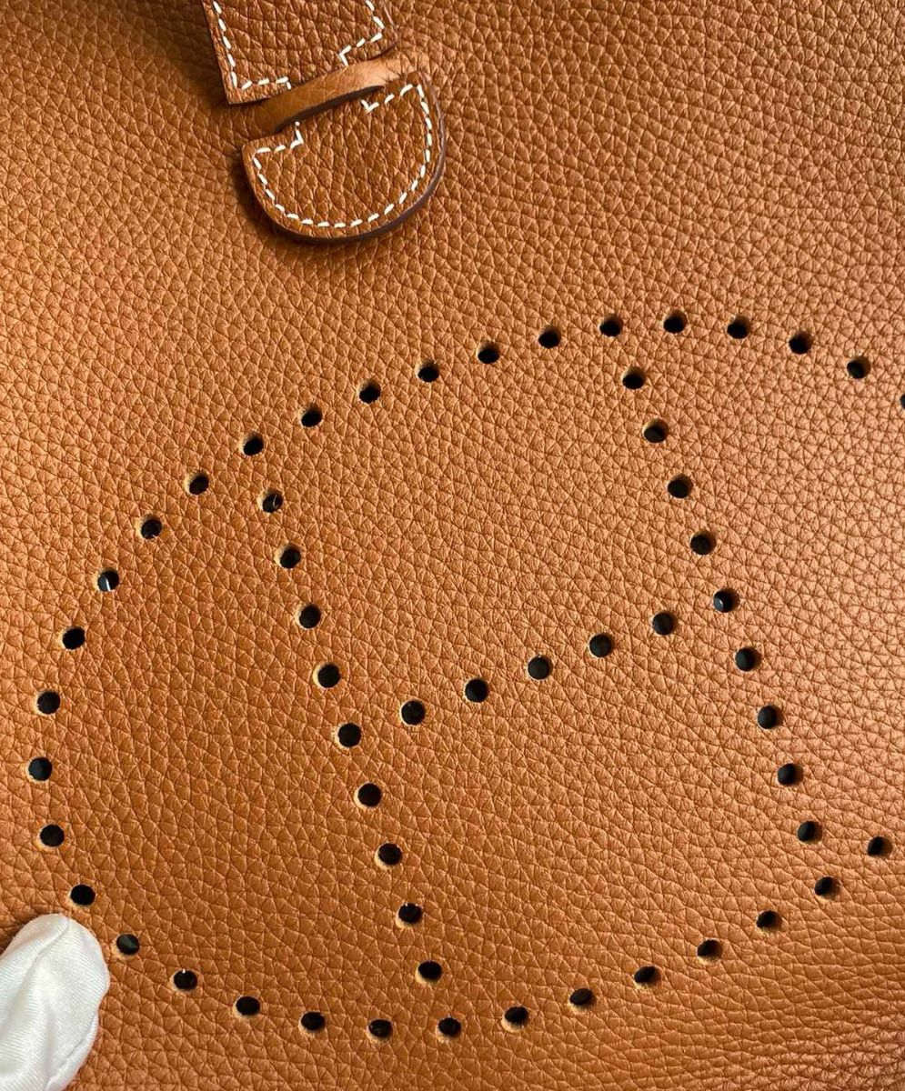 Hermes Evelyne III PM 29 Handmade Bag in Gold Clemence Leather - Image 7