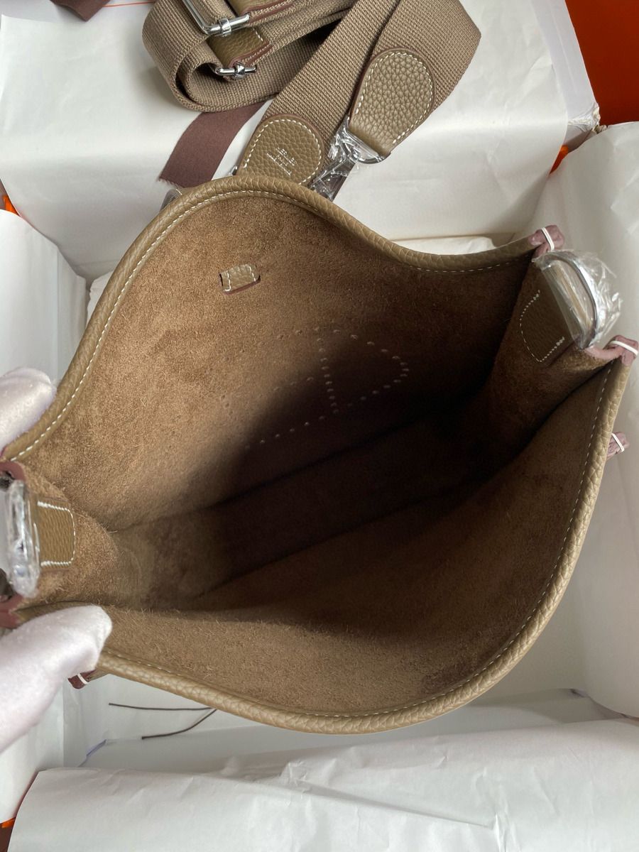 Hermes Evelyne III PM 29 Handmade Bag in Taupe Clemence Leather - Image 10