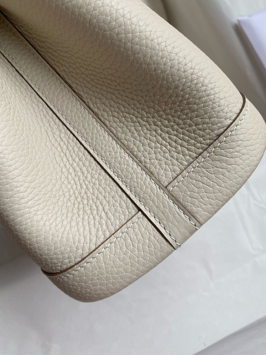 Hermes Garden Party 30 Handmade Bag in Craie Clemence Leather - Image 5