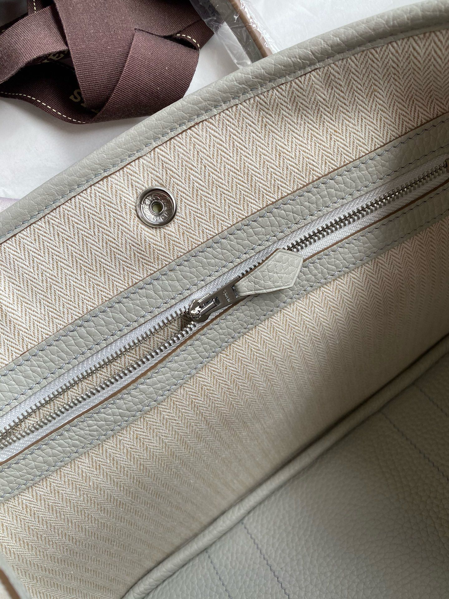 Hermes Garden Party 30 Handmade Bag in Pearl Grey Clemence Leather - Image 9