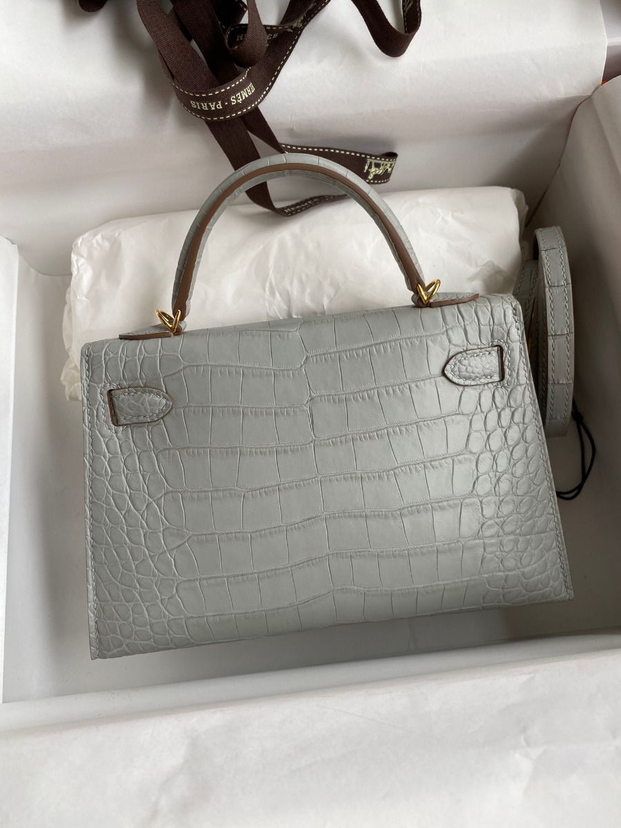 Hermes Kelly Mini II Sellier Handmade Bag In Pearl Grey Matte Alligator Leather - Image 3