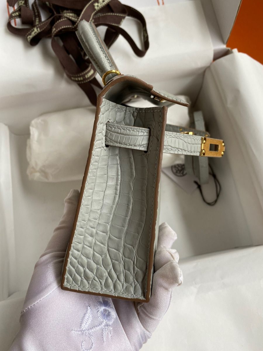Hermes Kelly Mini II Sellier Handmade Bag In Pearl Grey Matte Alligator Leather - Image 7