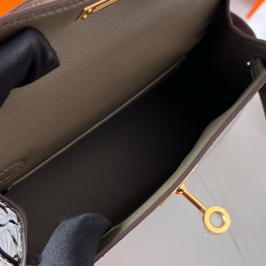 Hermes Kelly Mini II Sellier Handmade Bag in Taupe Shiny Alligator Leather - Image 10