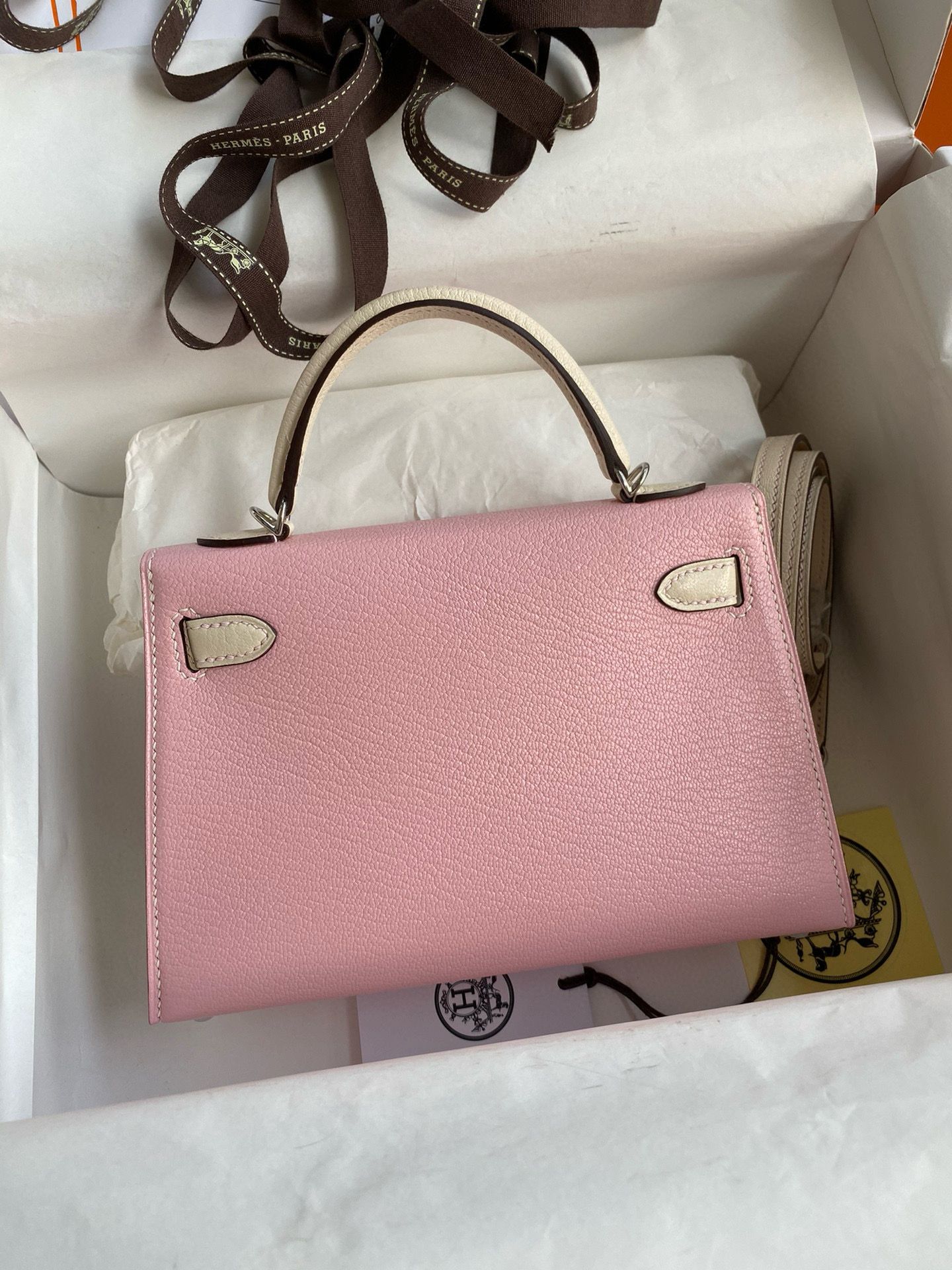Hermes Kelly Mini II Sellier Bicolor Handmade Bag in Rose Sakura and Nata Chevre Mysore Leather - Image 3