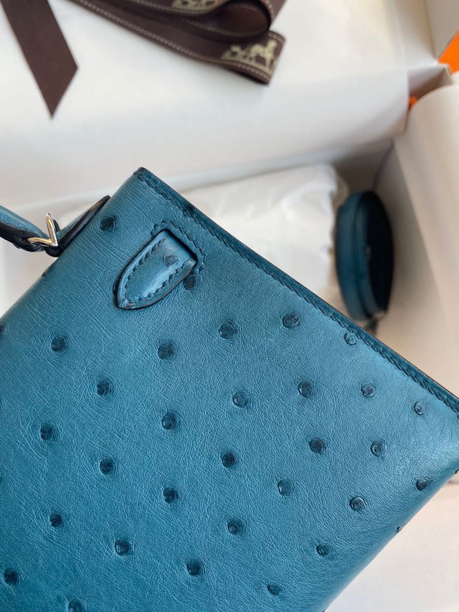 Hermes Kelly Mini II Sellier Handmade Bag In Colvert Ostrich Leather - Image 6