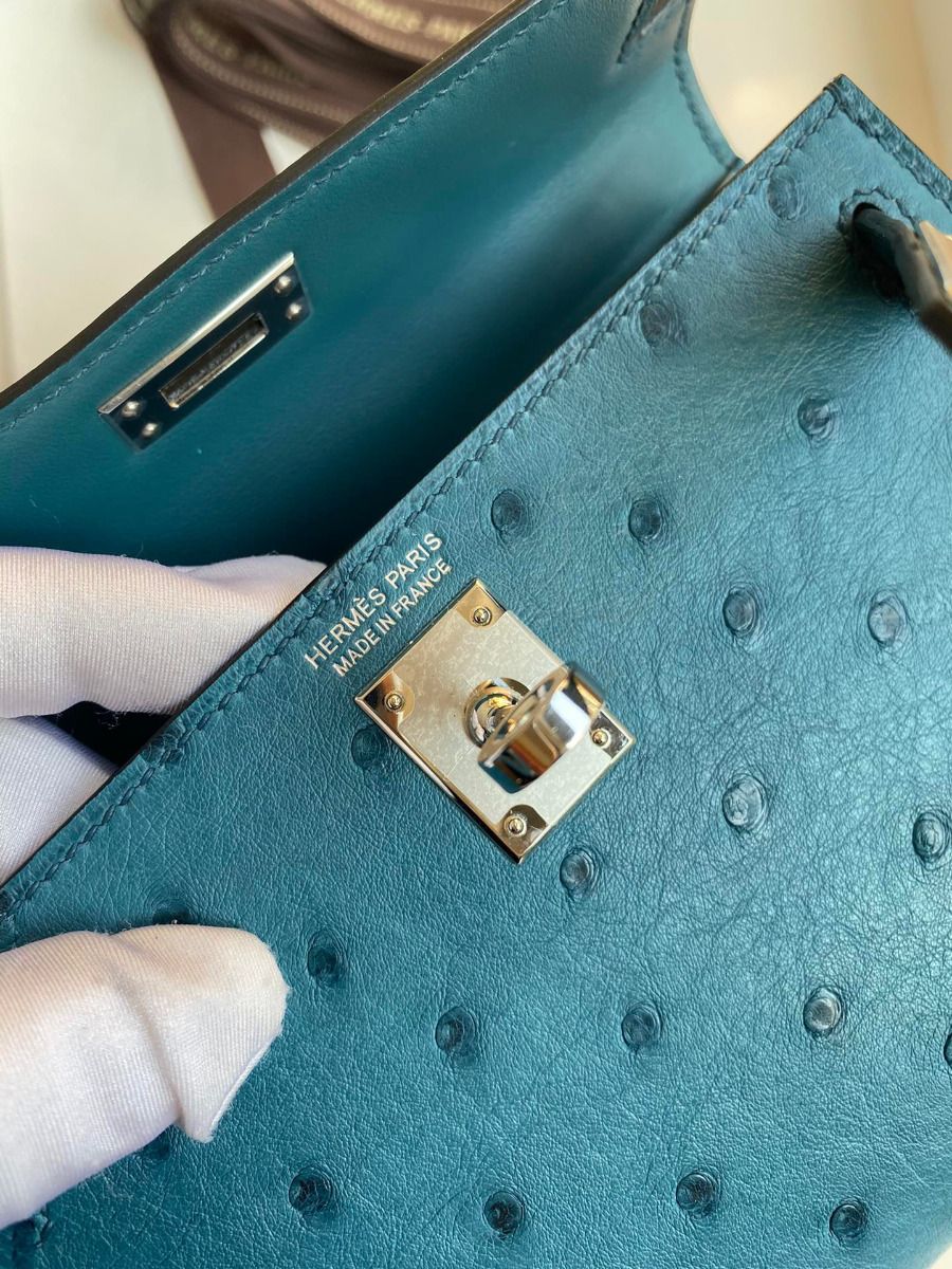 Hermes Kelly Mini II Sellier Handmade Bag In Colvert Ostrich Leather - Image 9