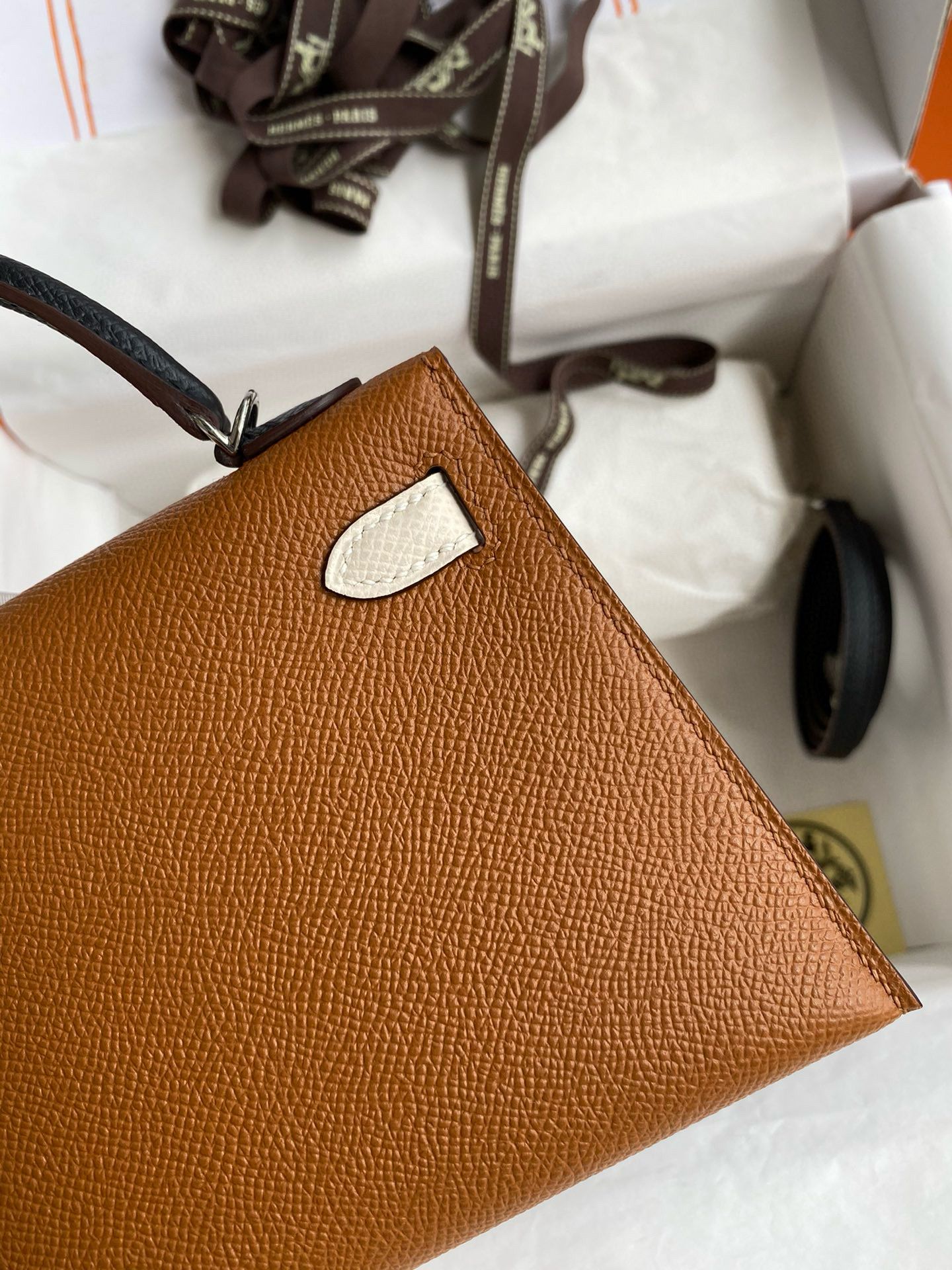 Hermes HSS Kelly Mini II Sellier Tri-color Bag in Gold/Craie/Black Epsom Calfskin - Image 6