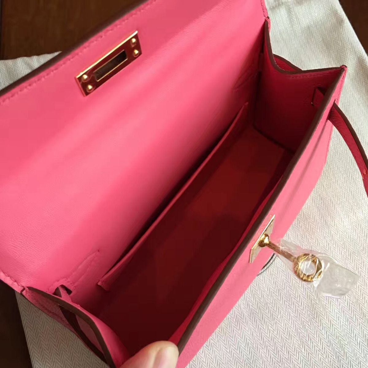 Hermes Kelly Mini II Handmade Bag In Rose Lipstick Epsom Leather - Image 5