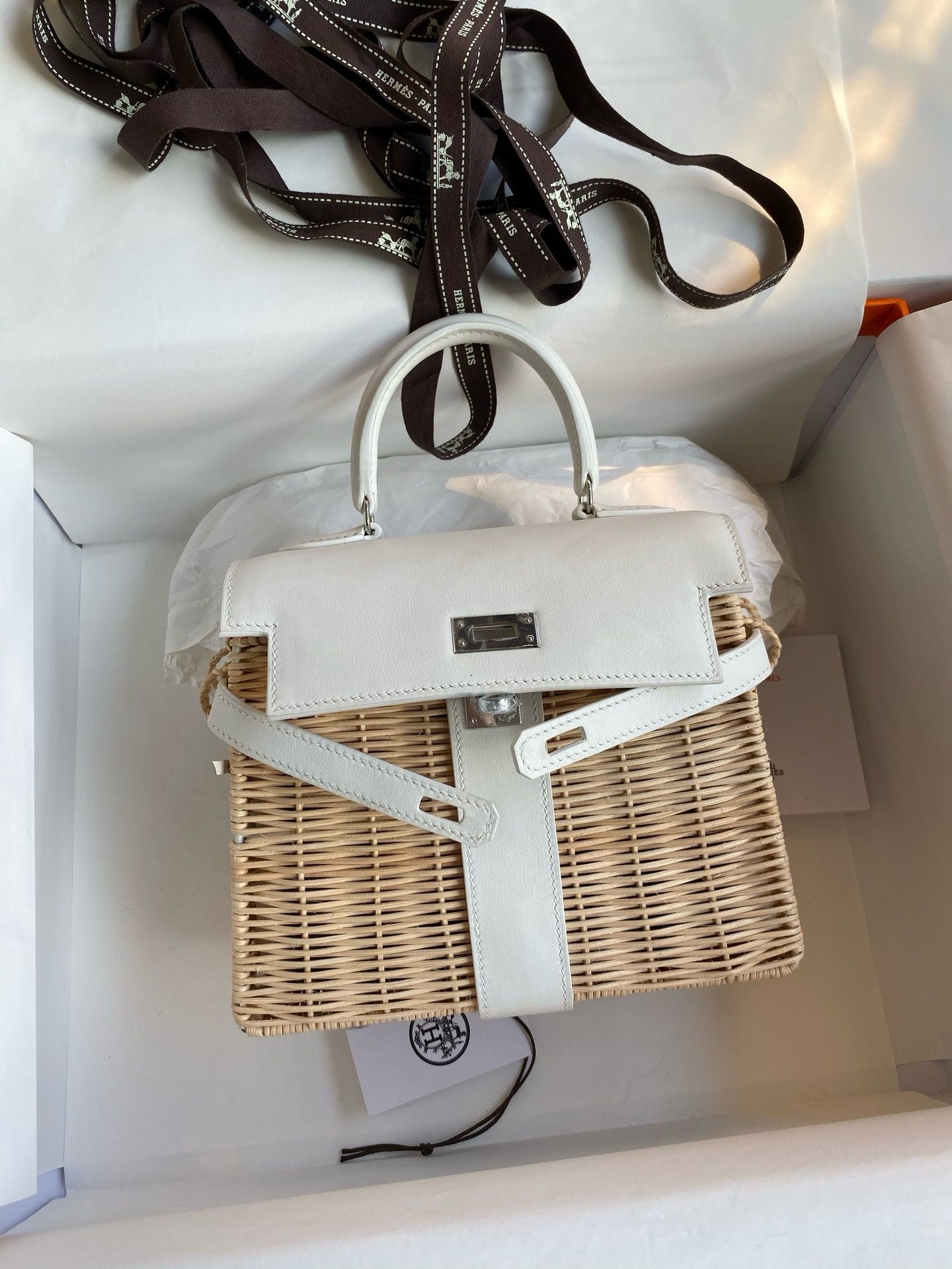 Hermes Picnic Kelly Mini 20 Bag in Wicker and White Swift Calfskin - Image 10