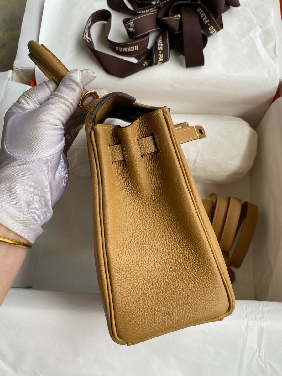 Hermes Kelly Retourne 25 Handmade Bag In Biscuit Clemence Leather - Image 6