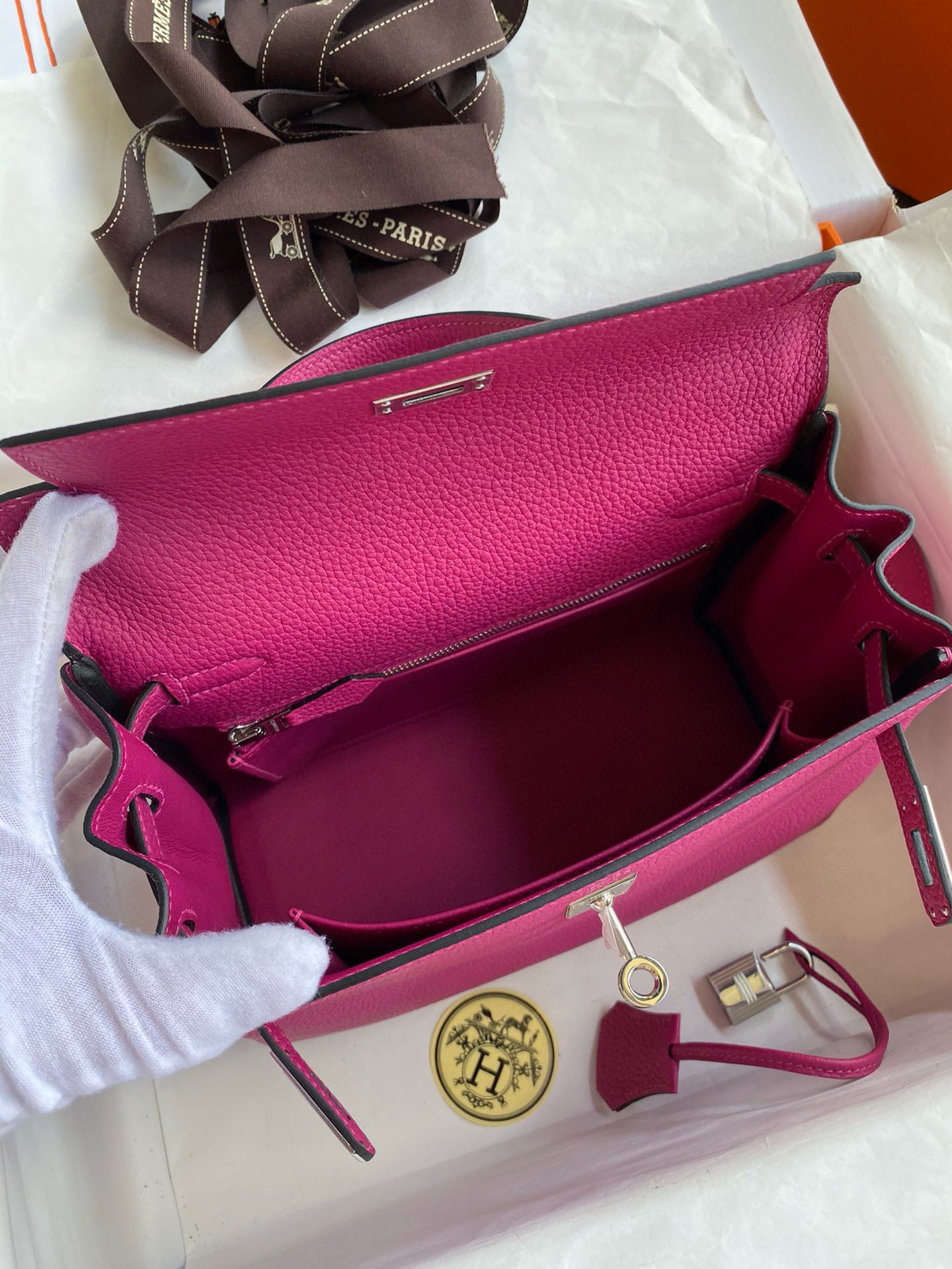 Hermes Kelly Retourne 25 Handmade Bag In Rose Purple Clemence Leather - Image 9