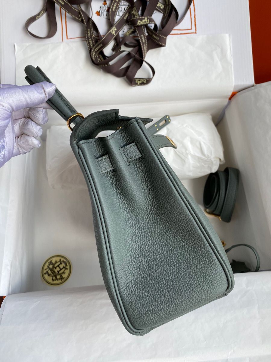 Hermes Kelly Retourne 25 Handmade Bag In Vert Amande Clemence Leather - Image 6