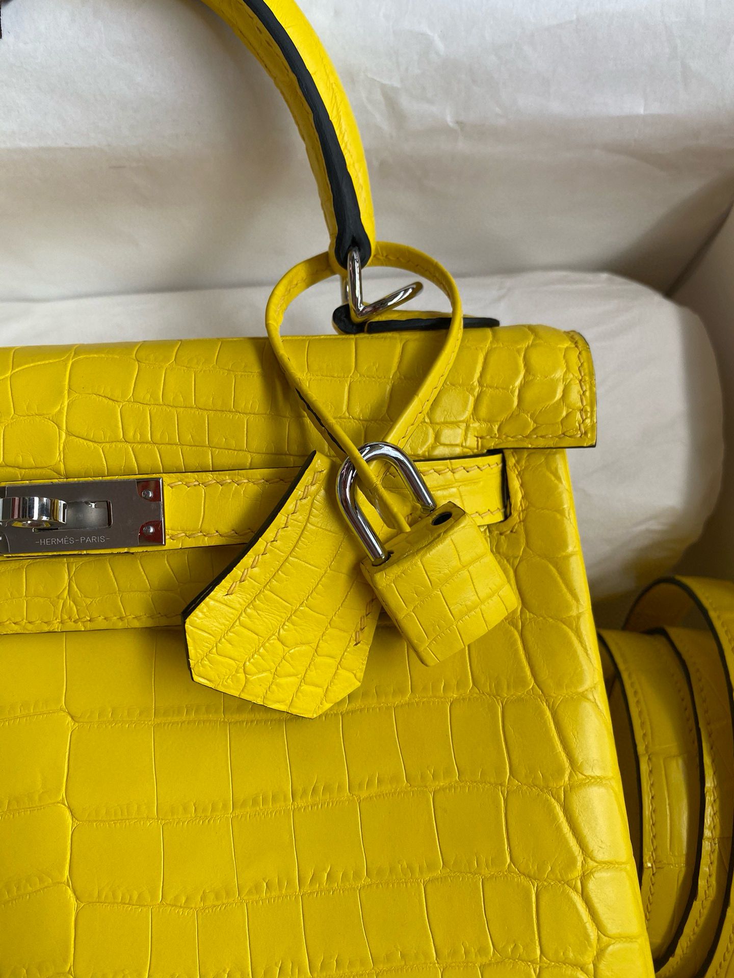 Hermes Kelly Retourne 25 Handmade Bag in Mimosa Crocodile Niloticus Matte Skin - Image 4