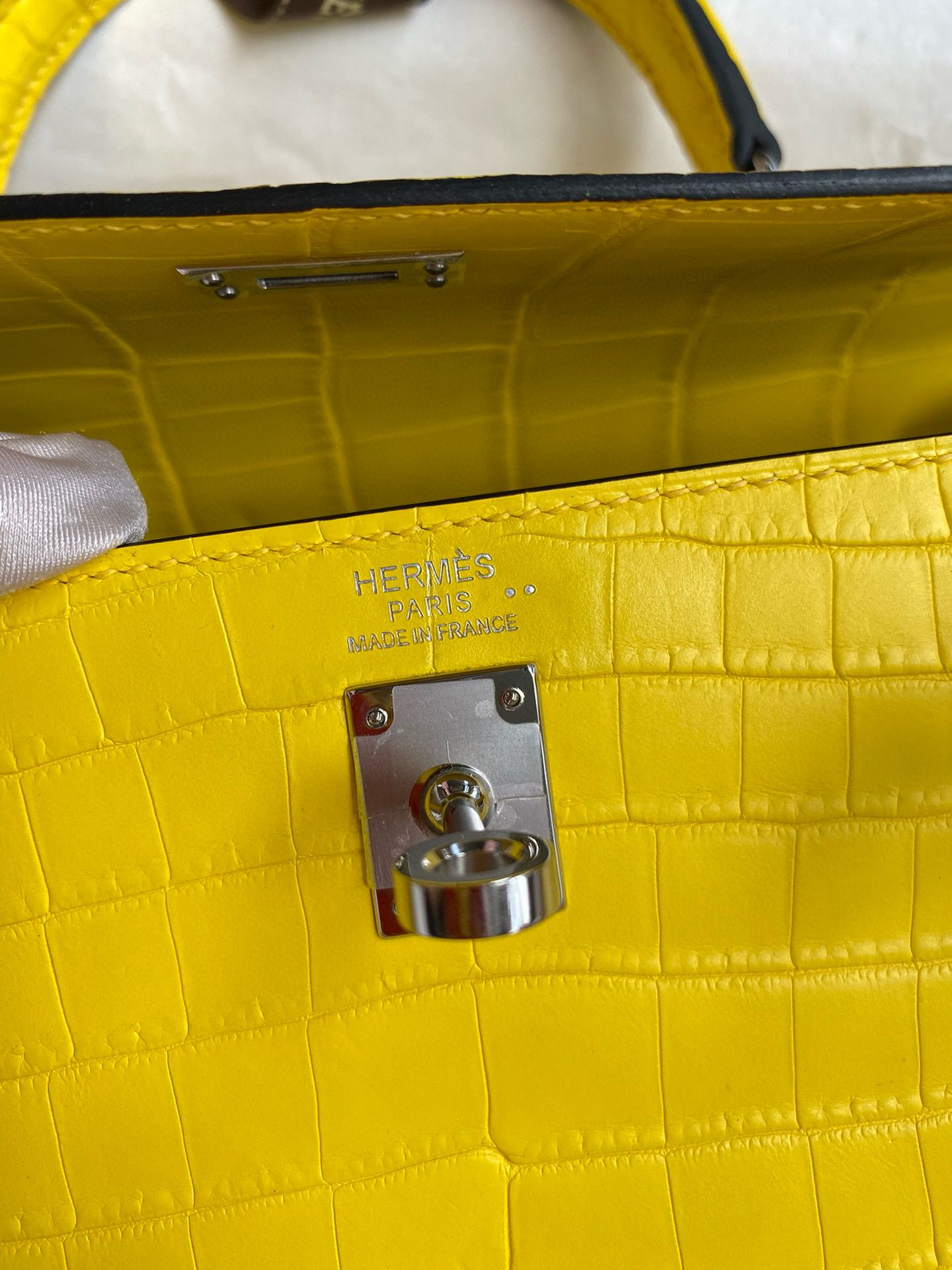 Hermes Kelly Retourne 25 Handmade Bag in Mimosa Crocodile Niloticus Matte Skin - Image 8