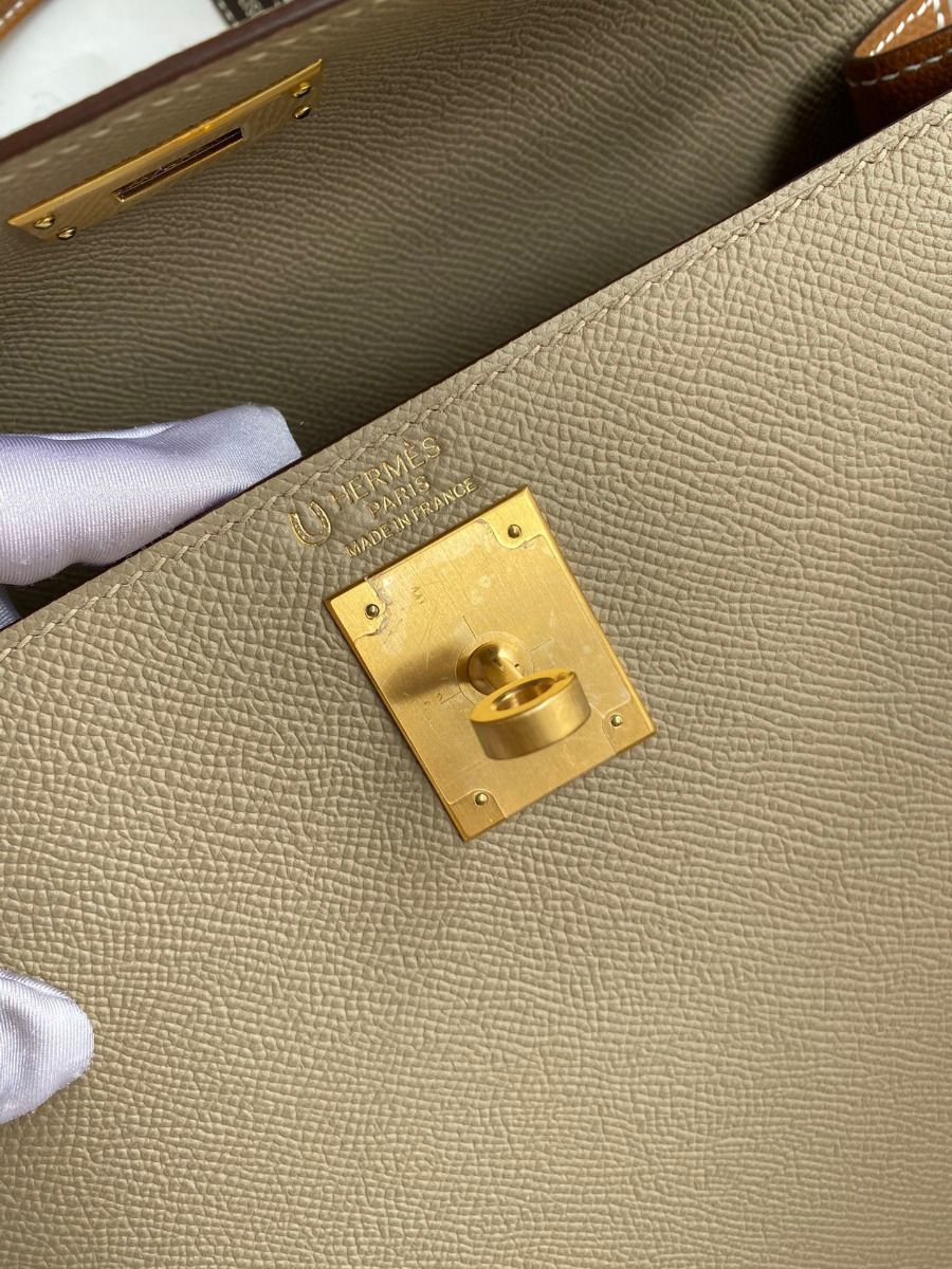 Hermes Kelly Sellier 28 Bicolor Bag in Trench and Gold Epsom Calfskin - Image 7