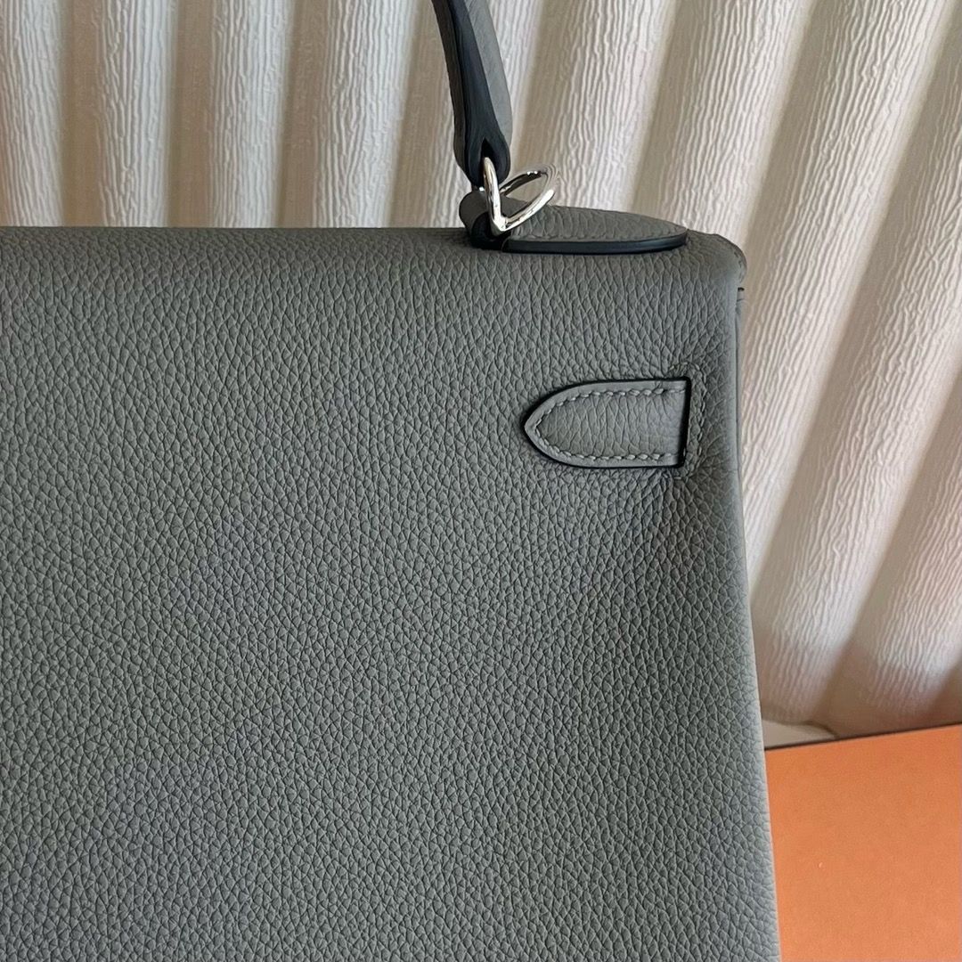 Hermes Kelly Retourne 28 Handmade Bag in Meyer Clemence Leather - Image 5