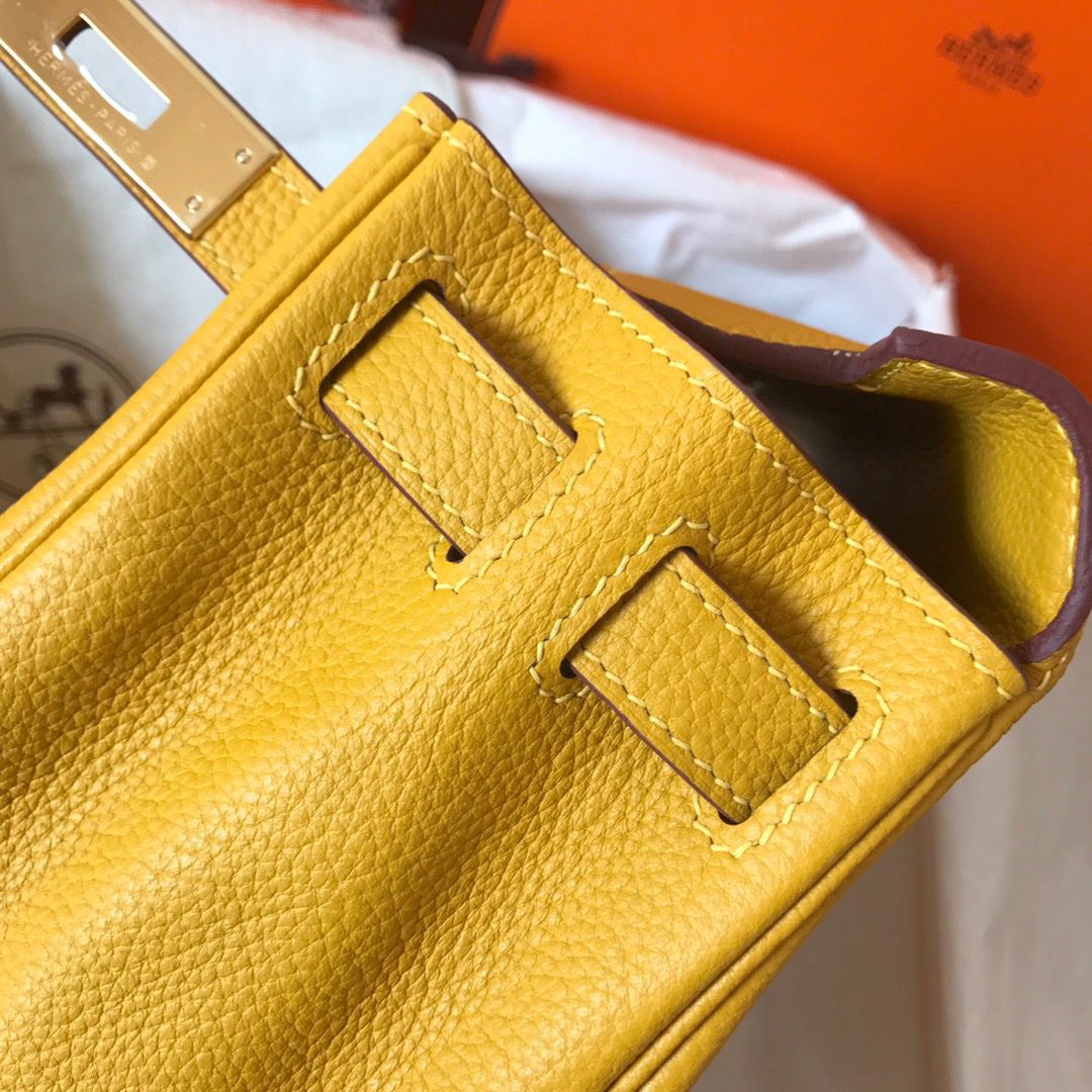 Hermes Kelly Retourne 28 Handmade Bag In Jaune Ambre Clemence Leather - Image 6