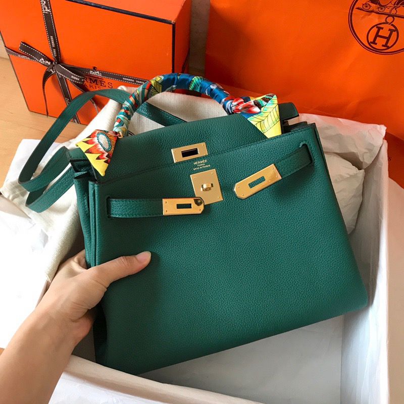 Hermes Kelly Retourne 28 Handmade Bag In Malachite Clemence Leather - Image 9