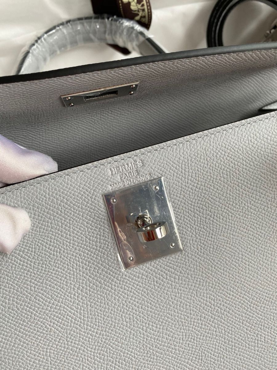 Hermes Kelly Sellier 32 Handmade Bag in Blue Glacier Epsom Calfskin - Image 8