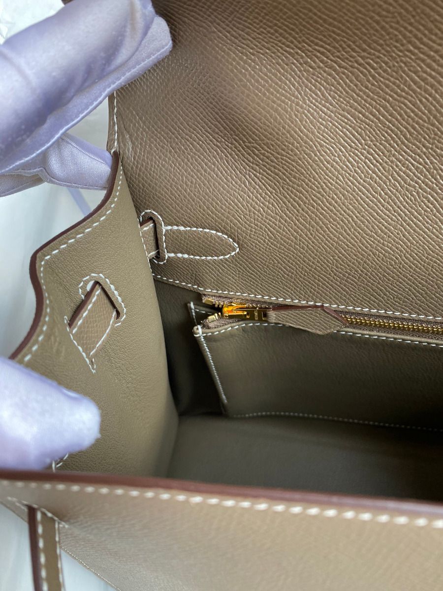 Hermes Kelly Sellier 32 Handmade Bag In Taupe Epsom Calfskin - Image 10