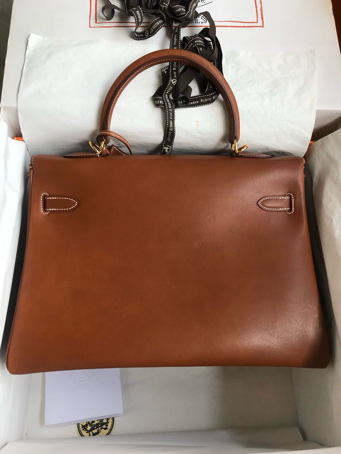 Hermes Kelly Retourne 35 Handmade Bag in Gold Barenia Calfskin - Image 3