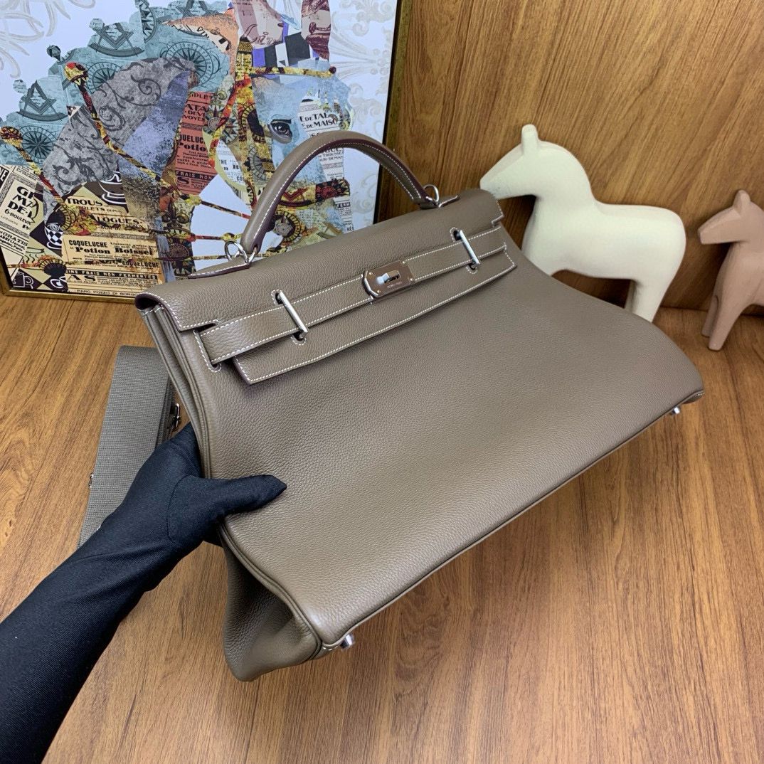 Hermes Kelly 42 Maxi Handmade Bag in Taupe Clemence Leather - Image 7
