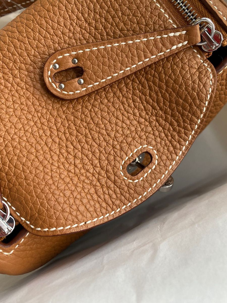 Hermes Mini Lindy Handmade Bag In Gold Clemence Leather - Image 6