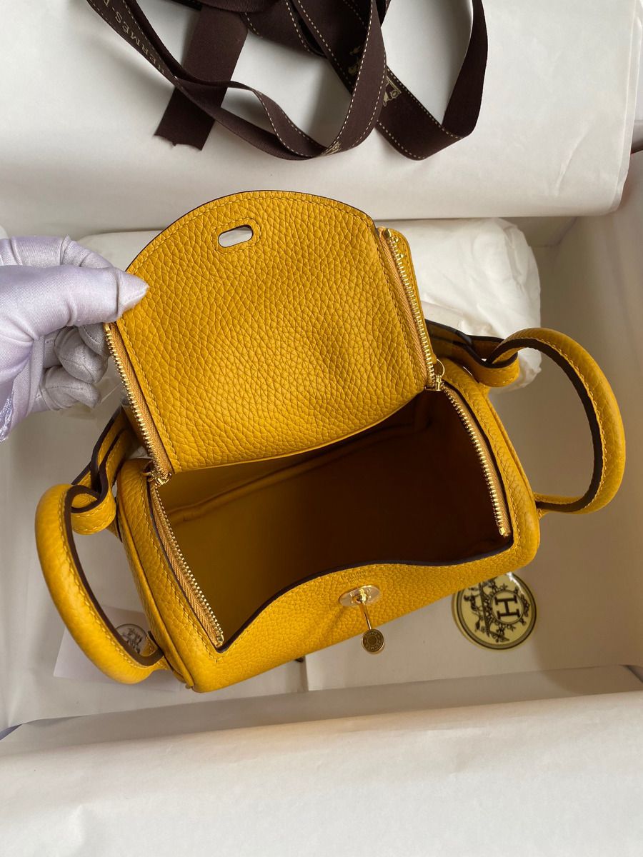 Hermes Mini Lindy Handmade Bag In Jaune Ambre Clemence Leather - Image 7