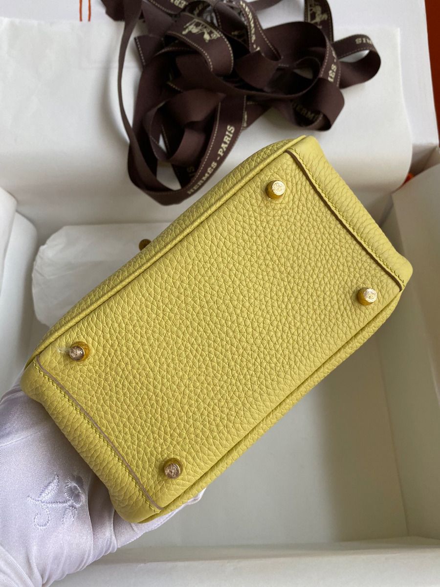 Hermes Mini Lindy Handmade Bag In Jaune Poussin Clemence Leather - Image 9