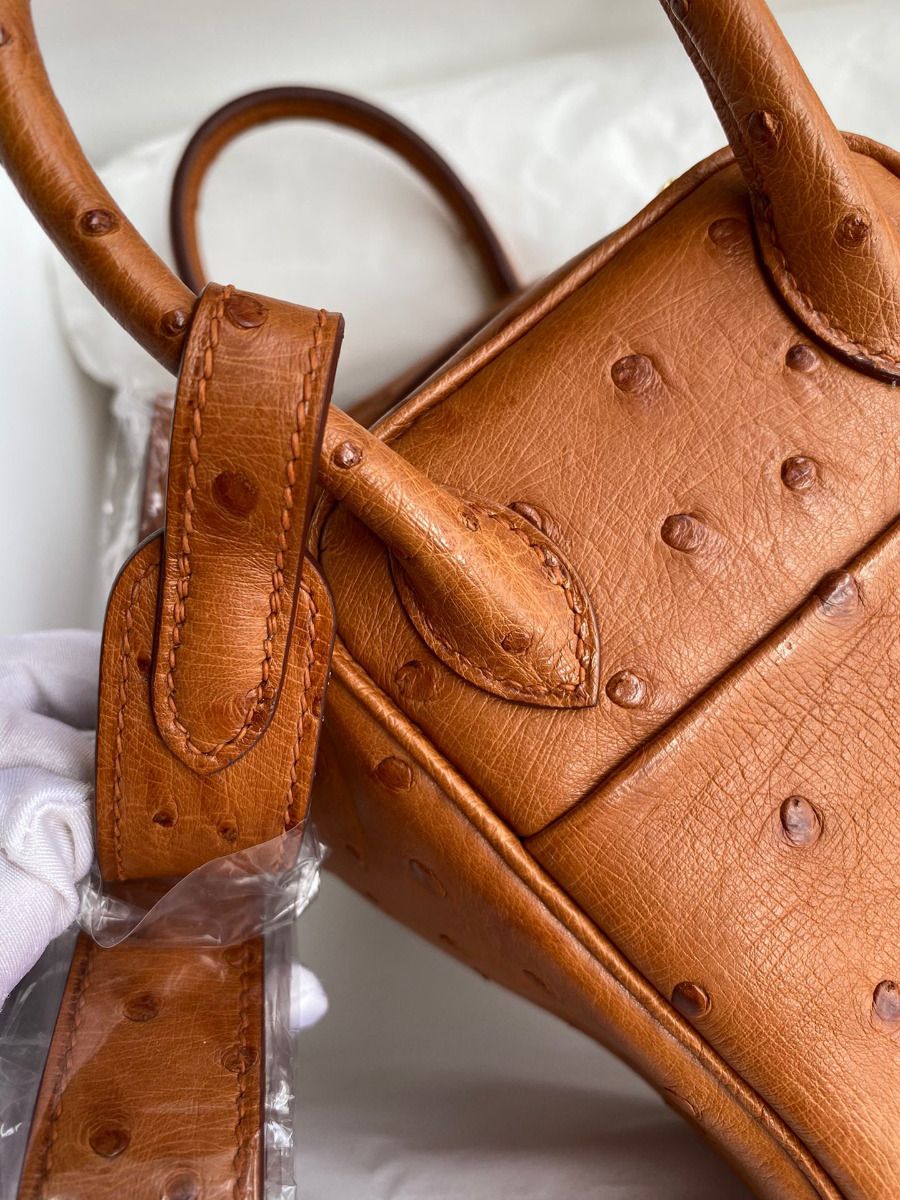 Hermes Mini Lindy Handmade Bag In Gold Ostrich Leather - Image 4