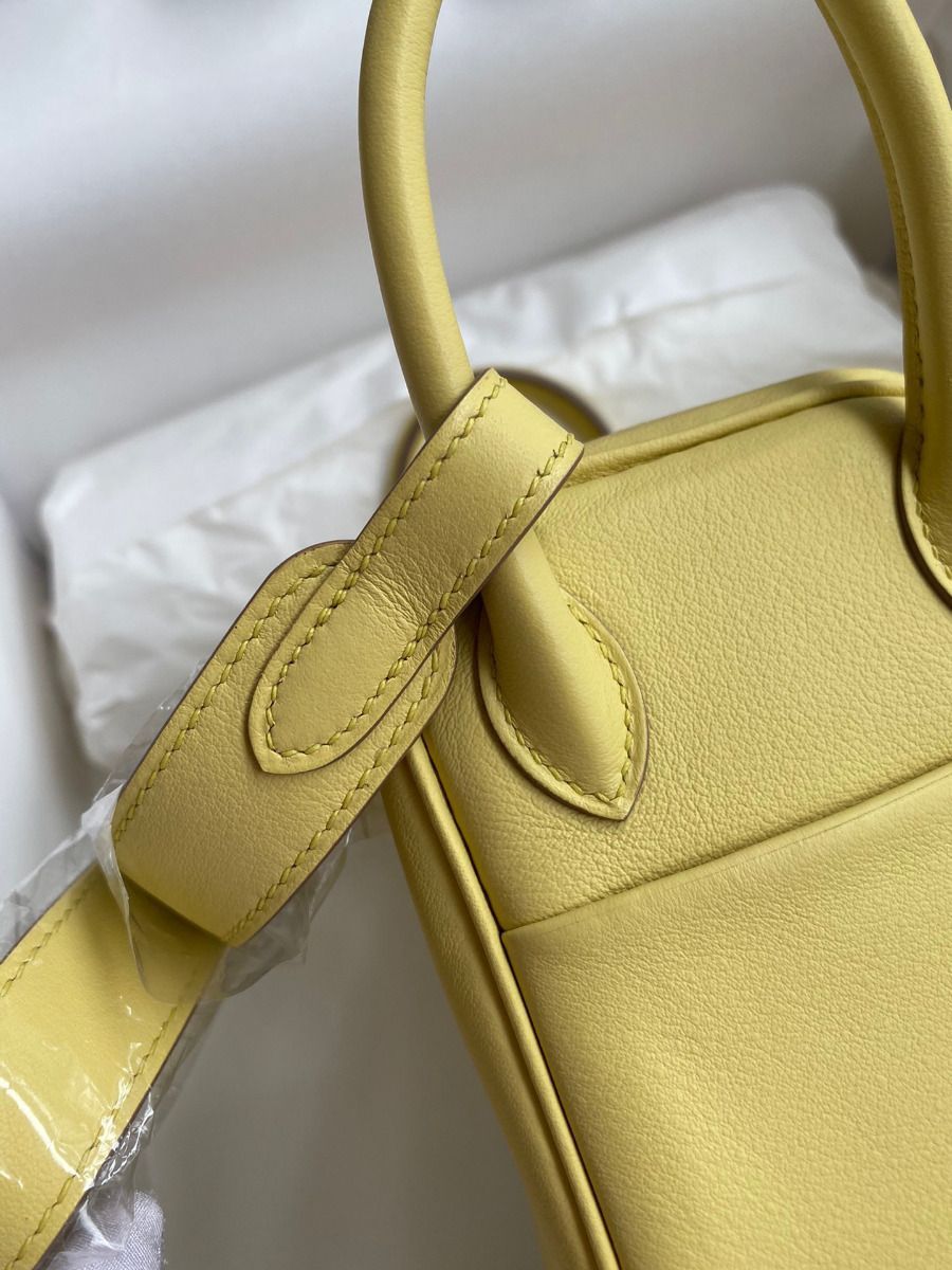 Hermes Mini Lindy Handmade Bag In Jaune Poussin Swift Leather - Image 4