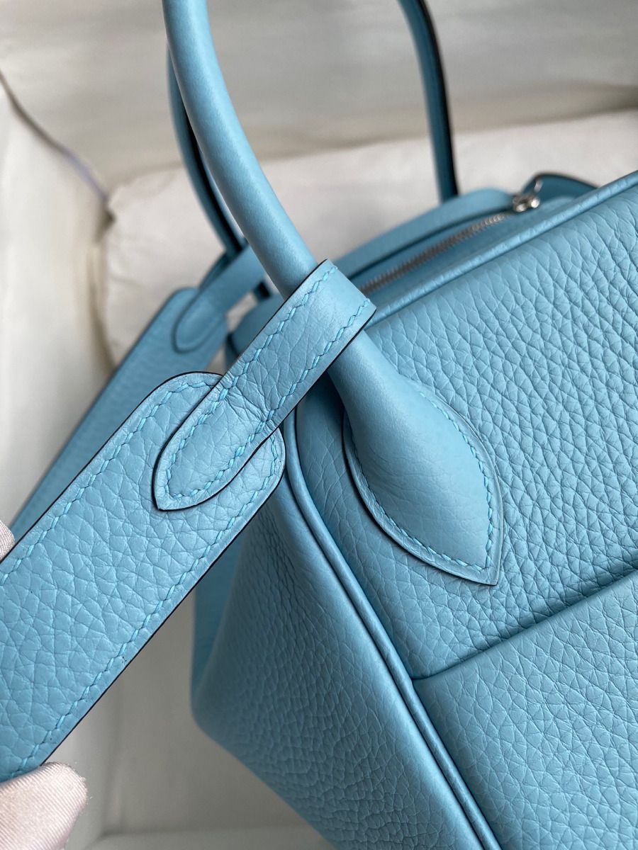 Hermes Lindy 26 Handmade Bag In Blue Atoll Clemence Leather - Image 5