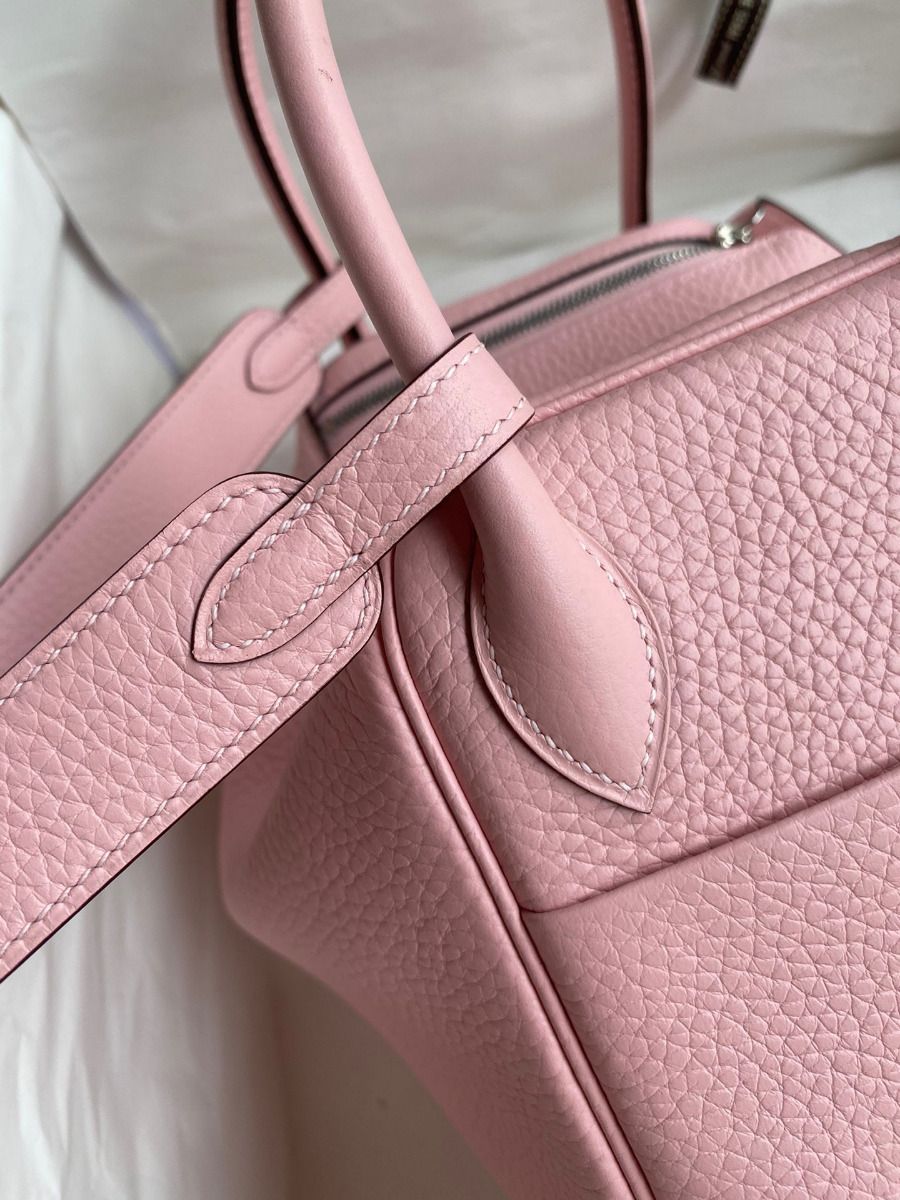 Hermes Lindy 26 Handmade Bag In Rose Sakura Clemence Leather - Image 5