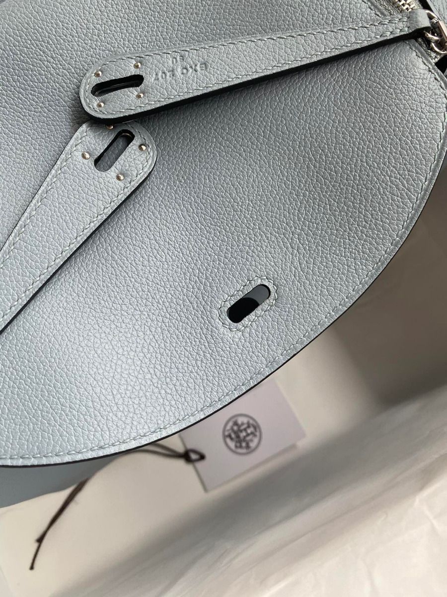 Hermes Lindy 26 Handmade Bag In Blue Lin Evercolor Leather - Image 7