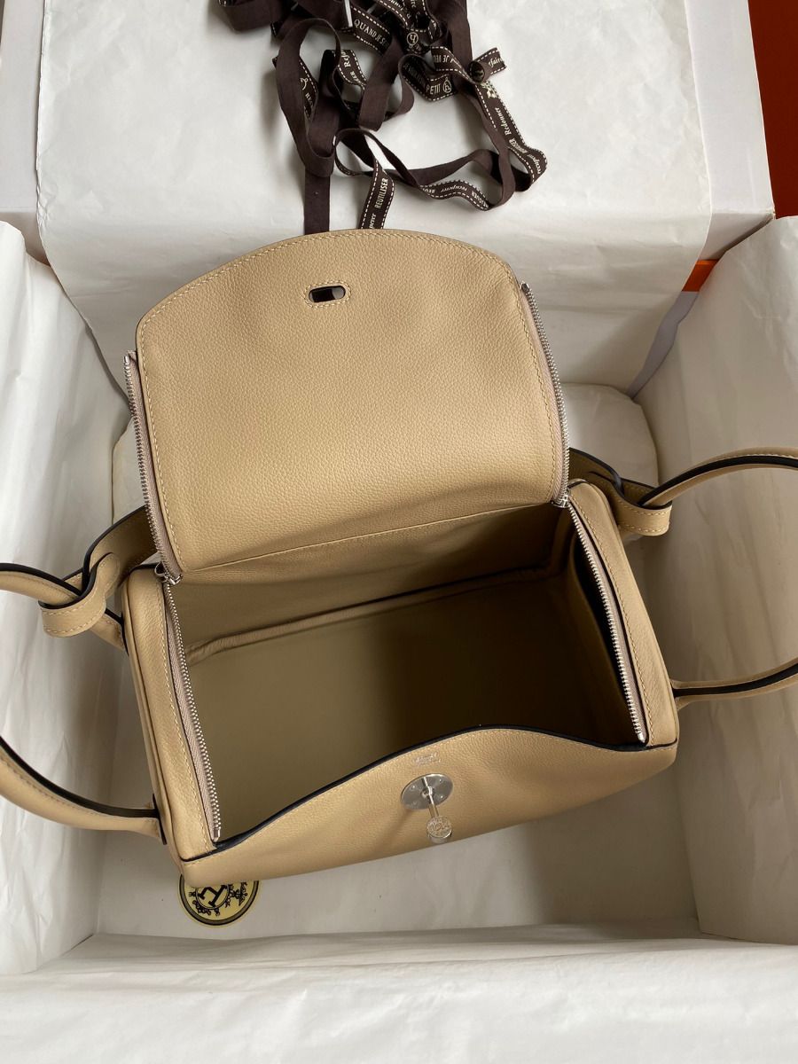 Hermes Lindy 26 Handmade Bag In Trench Evercolor Leather - Image 9