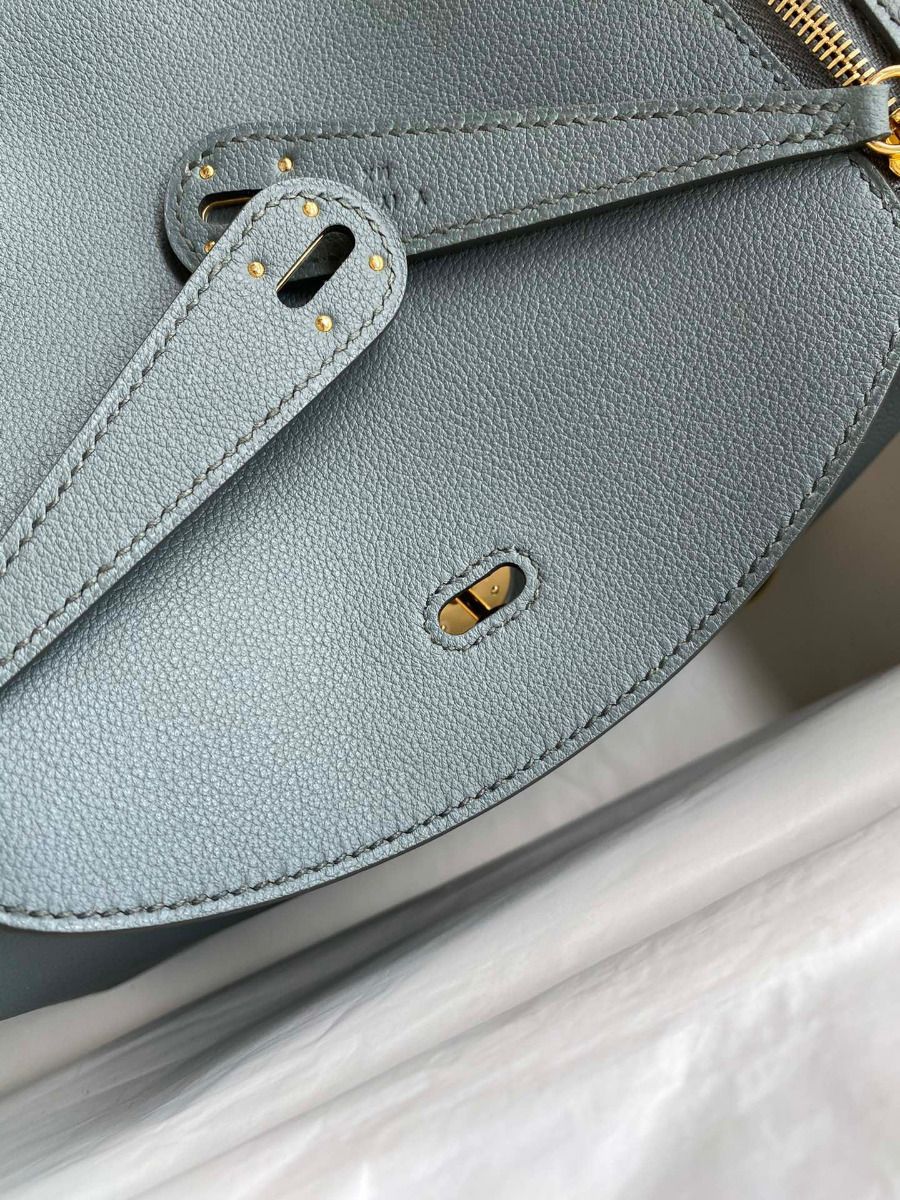 Hermes Lindy 26 Handmade Bag In Vert Amande Evercolor Leather - Image 7