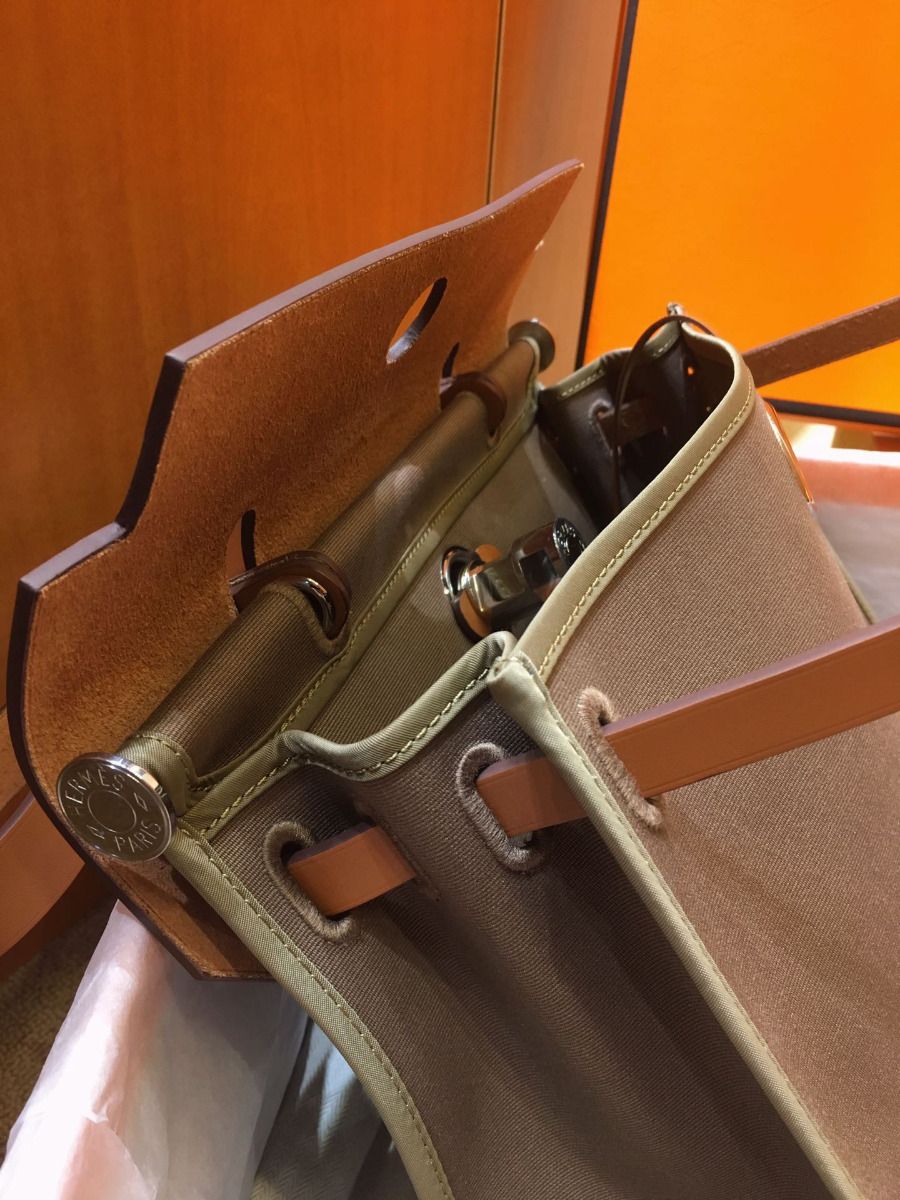 Hermes Herbag Zip 31cm Bag In Brown And Taupe - Image 10