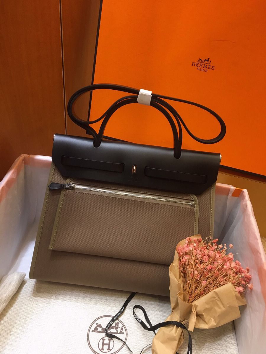 Hermes Herbag Zip 31cm Bag In Black And Taupe - Image 3