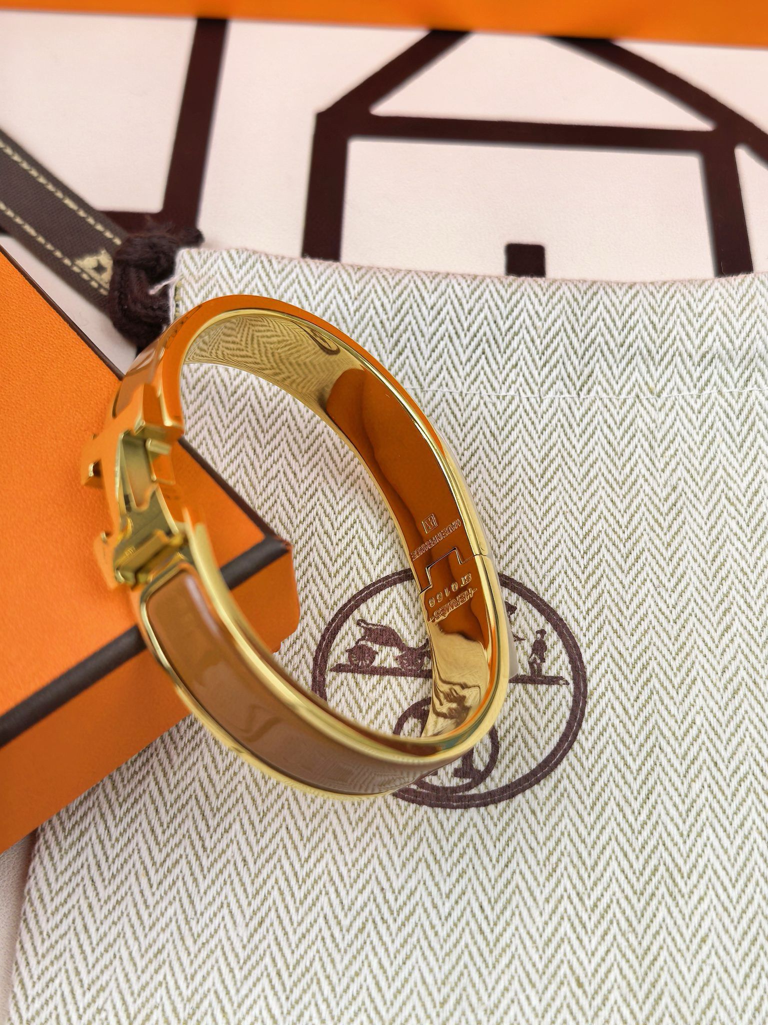 Hermes Chataigne Enamel Clic H Bracelet - Image 4